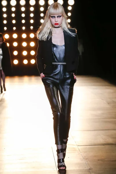 Look 9